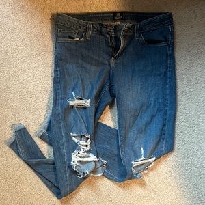 Distressed skinny jeans